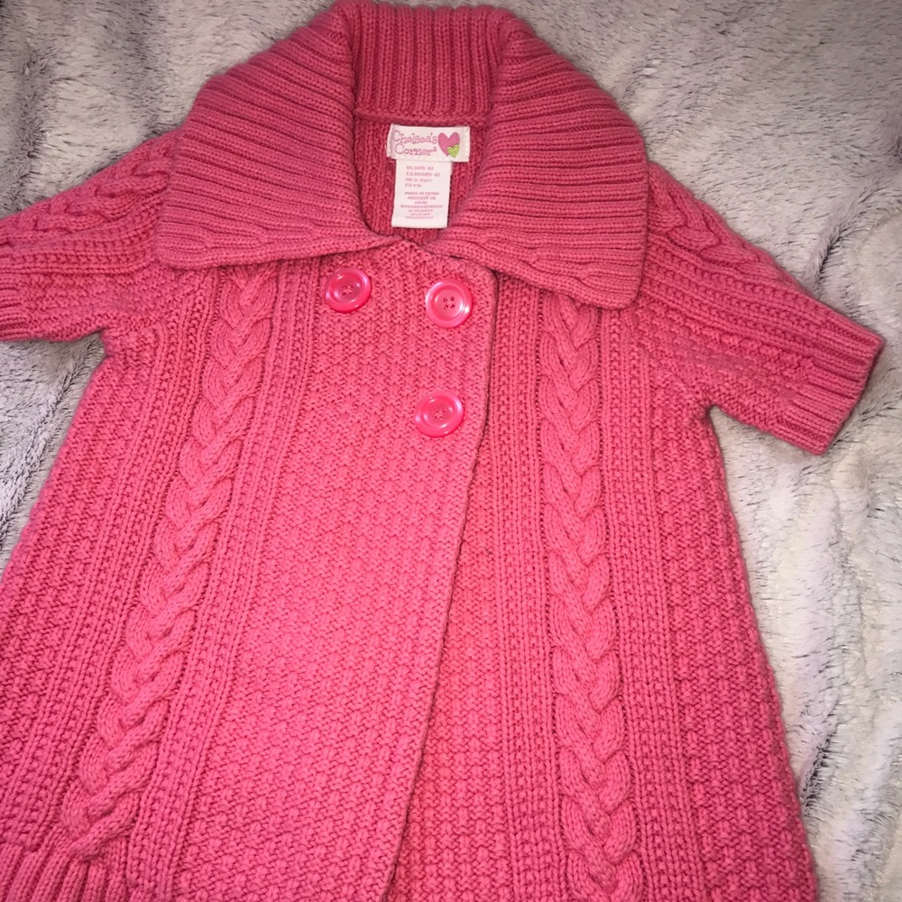 Short sleeve cable knit sweater